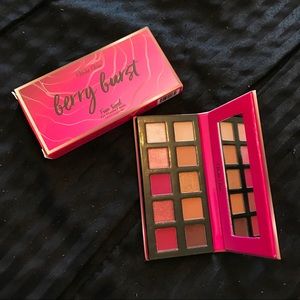 Violet Voss Berry Burst eyeshadow palette